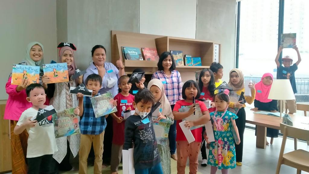 English Read Aloud & Bookish Play Spesial For Grade 1 And 2